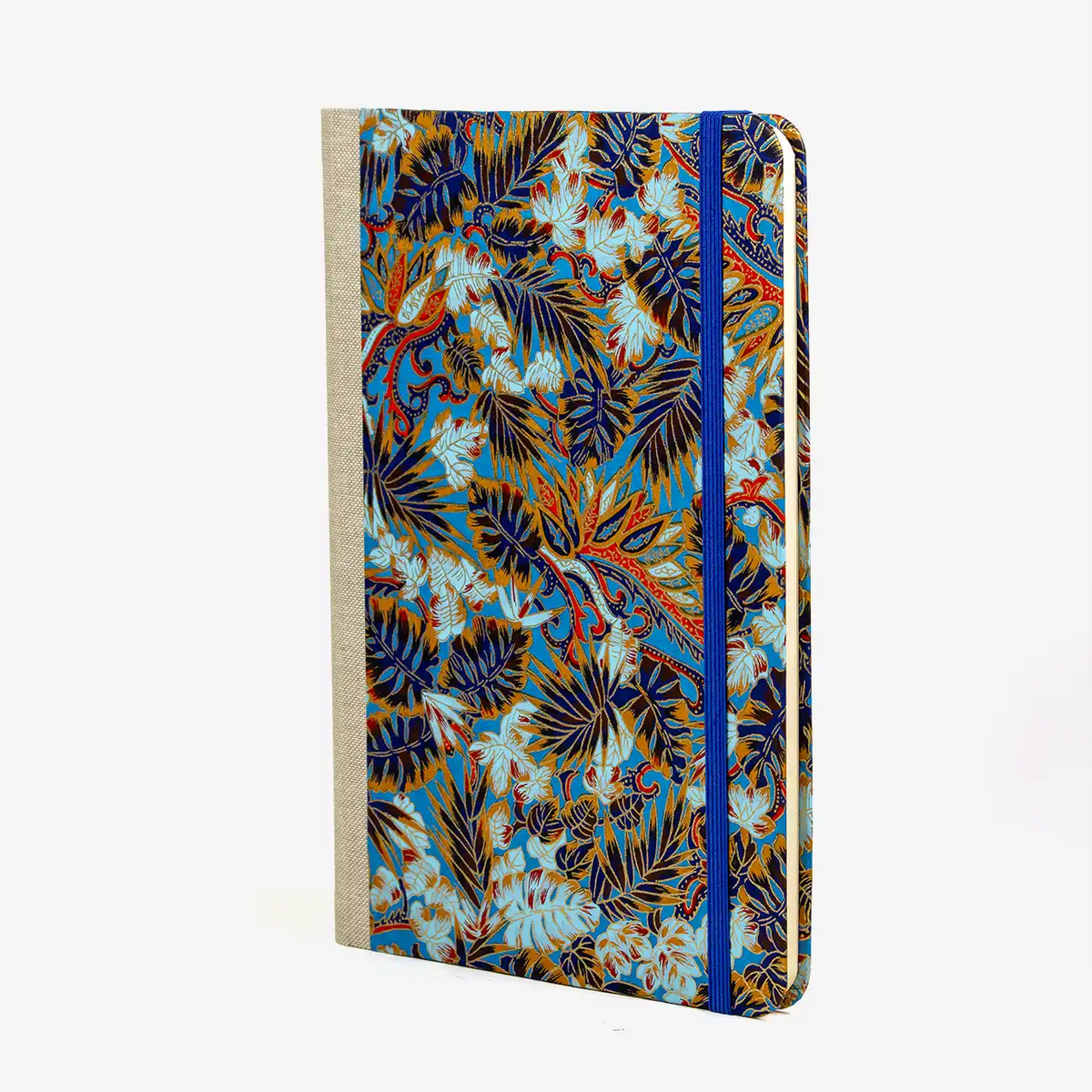 notizbuch-liniert-format-a5-144-seiten-bezogen-mit-chiyogami-Monstera-blau-cover-seitlich-vorn