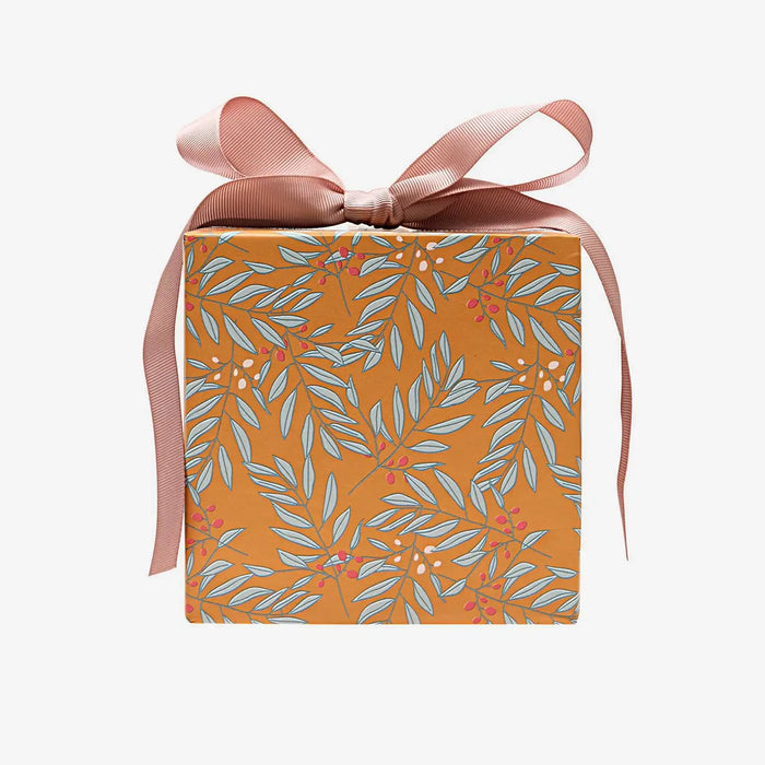 paper-poetry-geschenkpapier-zweige-70cm-x-2m-als_Geschenk-verpackt-beispielfoto