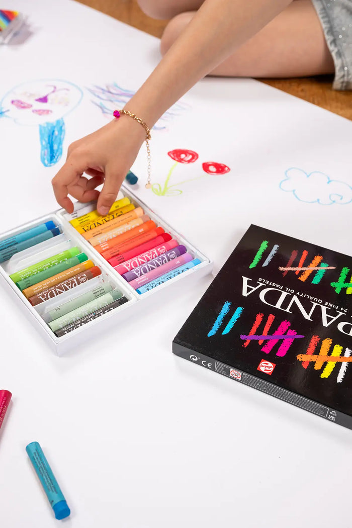 talens-panda-oelpastelle-set-24-stueck-Verpackung-und-Inhalt-Beispielbild