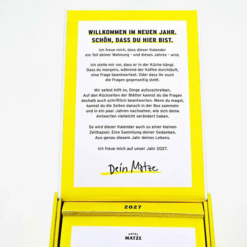 Verlag-hermann-schmidt-abreisskalender-was-ich-mich-frage-2027-Cover-in-Verpackung-aufgeklappt-detailansicht