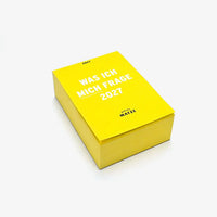 verlag-hermann-schmidt-abreisskalender-was-ich-mich-frage-2027-Cover-seitlich-von-vorn