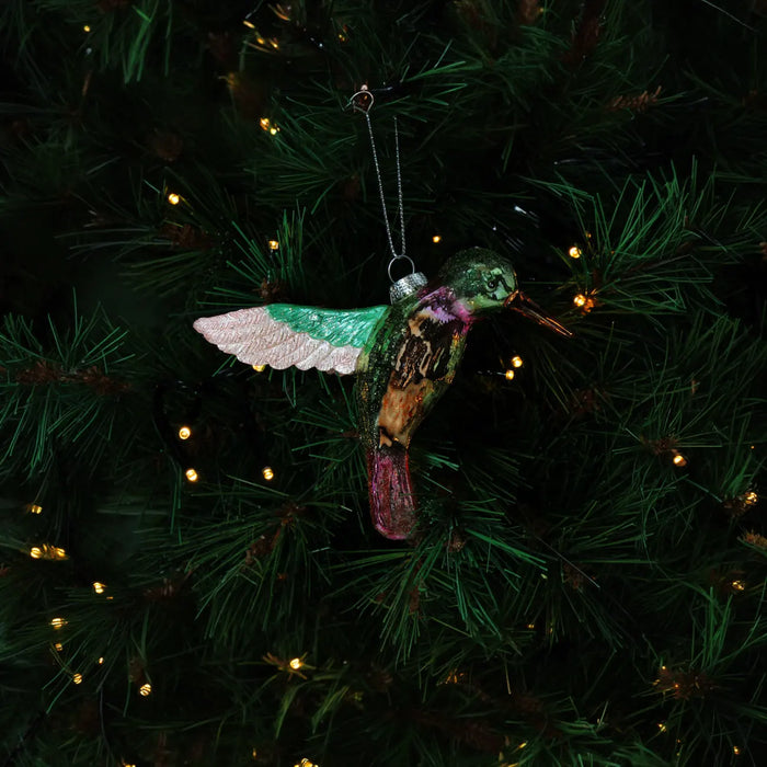 weihnachtsbaumkugel-ornament-glas-kolibri-hummingbird-multi-9-5cm-Produktsansicht-Beispielbild-am-BAum